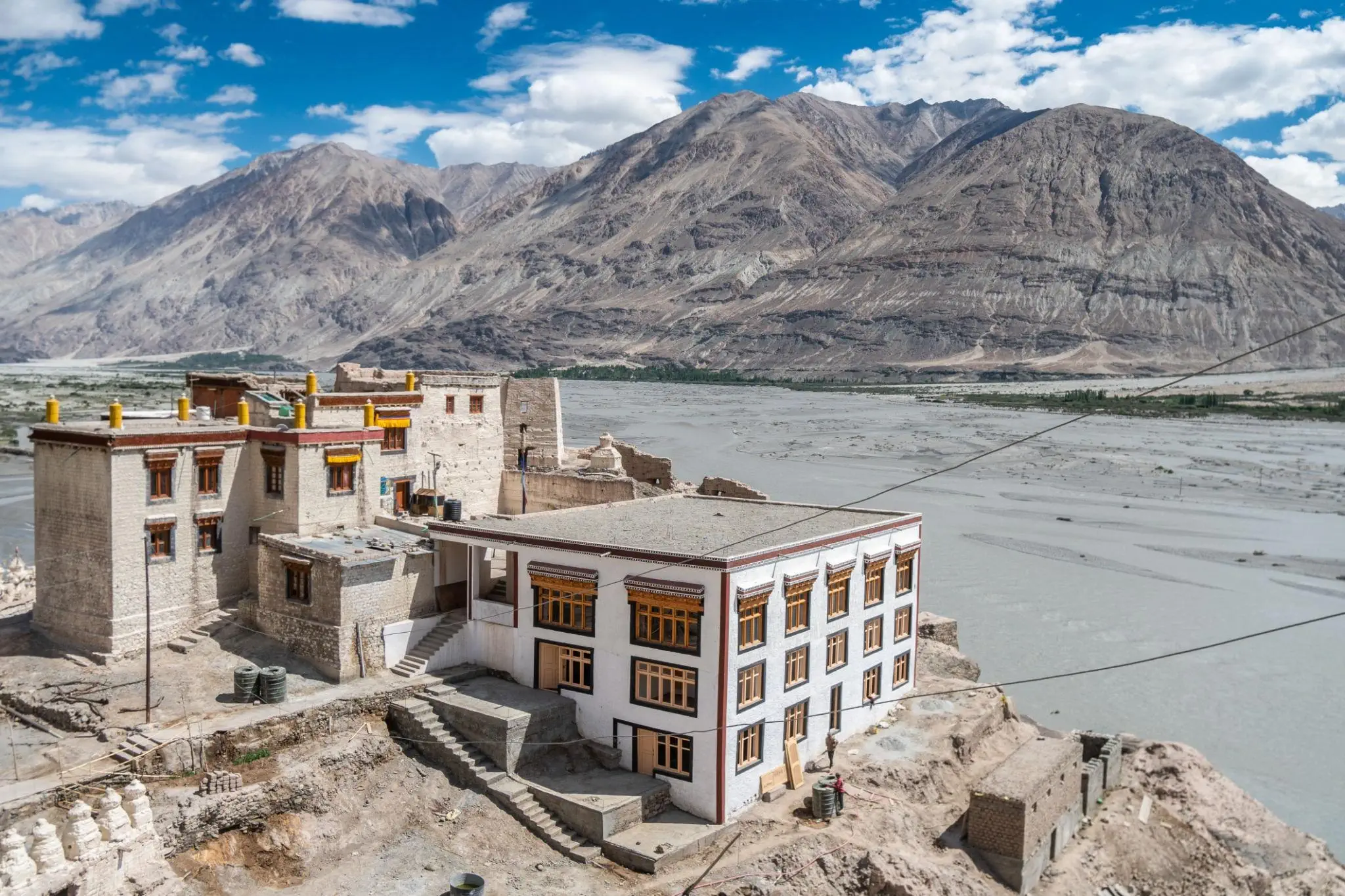 Chamshan Charasa Village