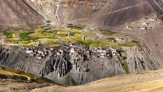 Fotoksar Village