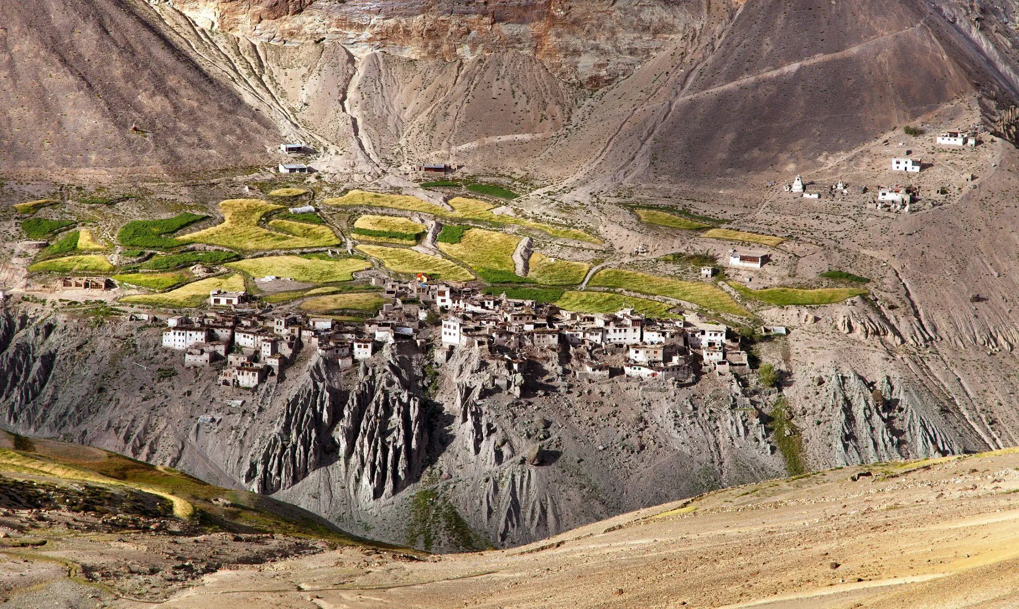 Fotoksar Village