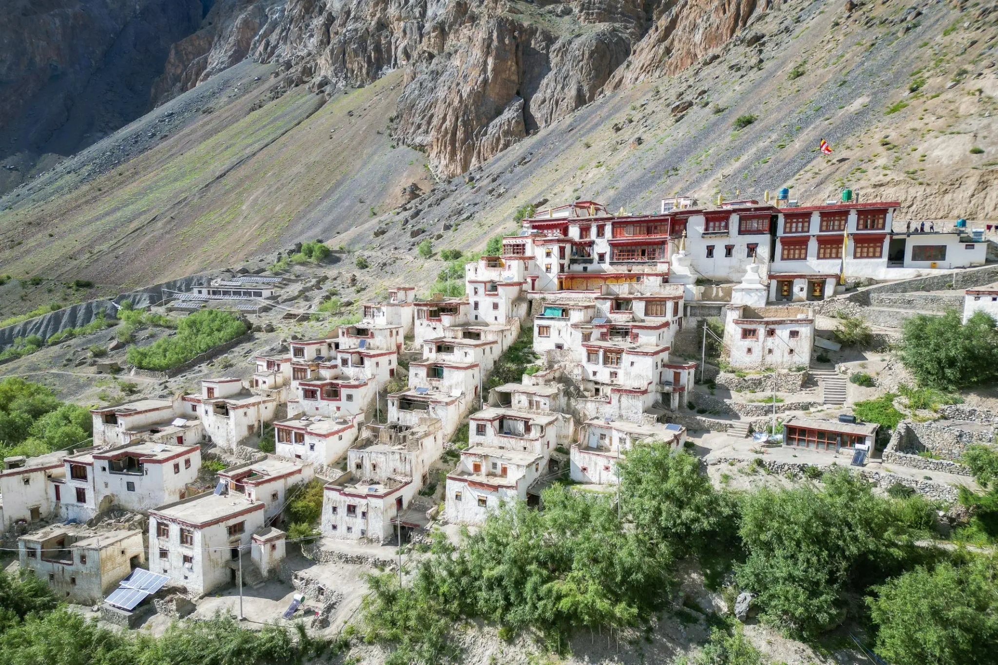 Lingshet Village