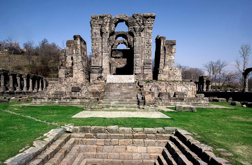martand-sun-temple-anantnag-jammu-&-kashmir